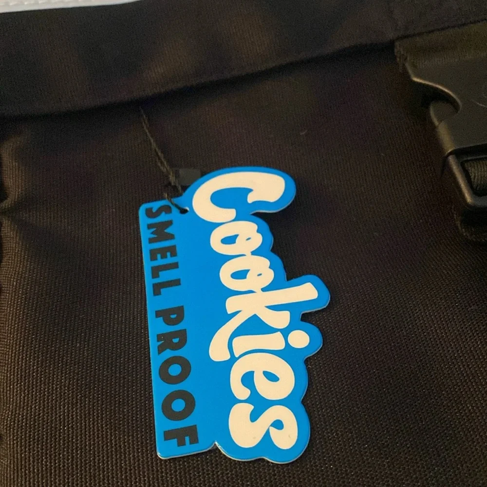 Cookies Smell Proof Messenger bag. - Picture 3 of 3